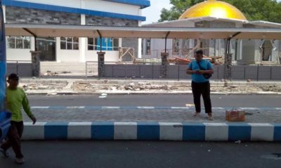 MUSTAHIL RAMPUNG : Pembangunan sarana penunjang dan masjid Anjuk Ladang Nganjuk yang masih memerlukan finishing disana-sini dan mustahil rampung hingga akhir Desember 2019. (ari)