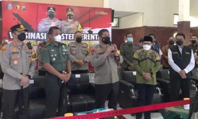 Waka Polda Jatim Didampingi Forkopimda Kota Malang Ikuti Vaksinasi Massal Serentak di Polkesma